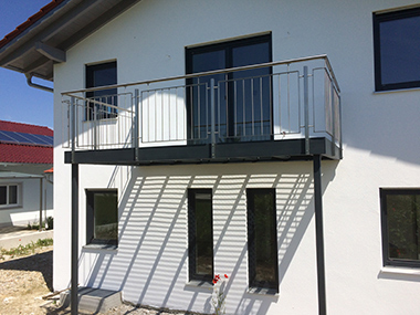 Balkongeländer in Tacherting Spenglerei Metallbau Lex Tacherting