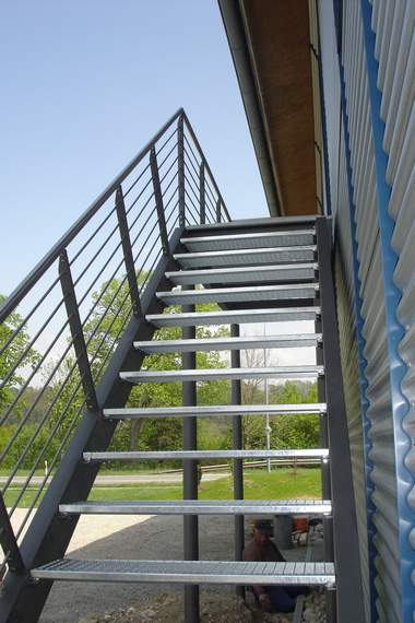 Treppen und Treppengeländer in Tacherting Spenglerei Metallbau Lex in Tacherting