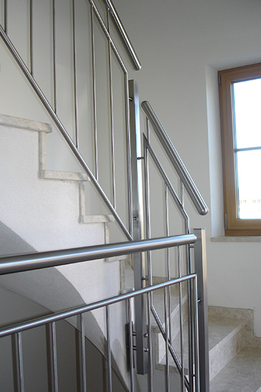 Treppen und Treppengeländer in Palling Spenglerei Metallbau Lex in
Palling