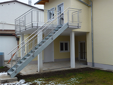 Treppen und Treppengeländer in Traunreut Spenglerei Metallbau Lex in Traunreut